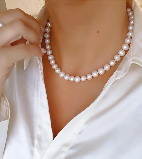 Classy Women's Natural Pearl Necklace