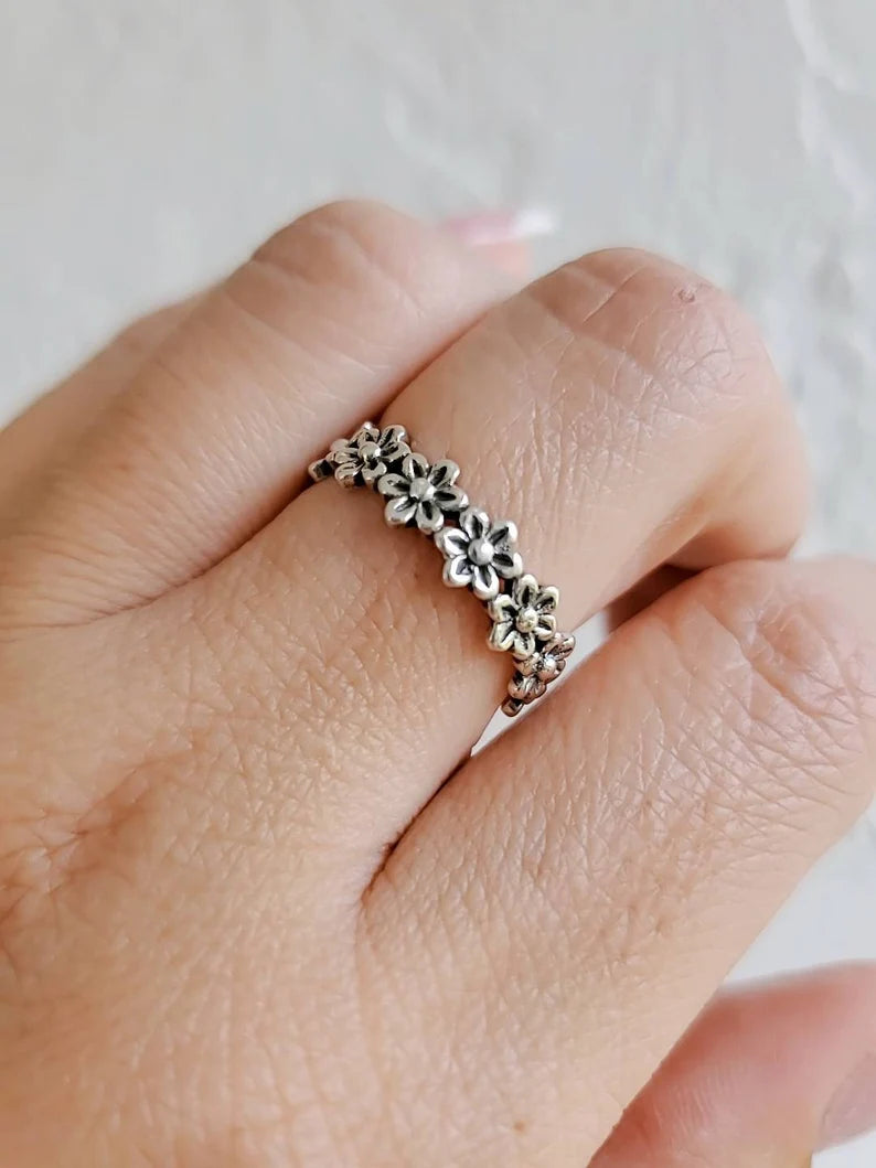 Sterling Silver Eternity Flower Ring