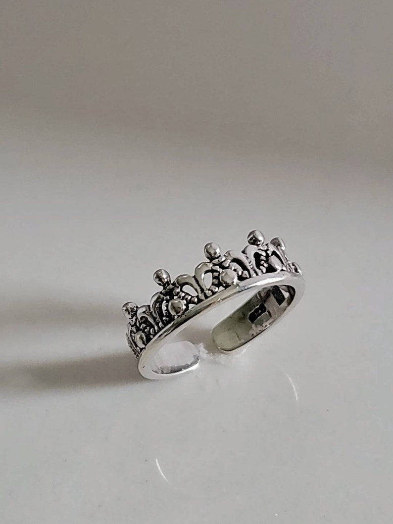 Sterling Silver Toe Midi Crown Ring - view 3