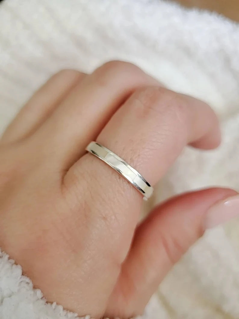 Sterling Silver Mother of Pearl Ring - view 5