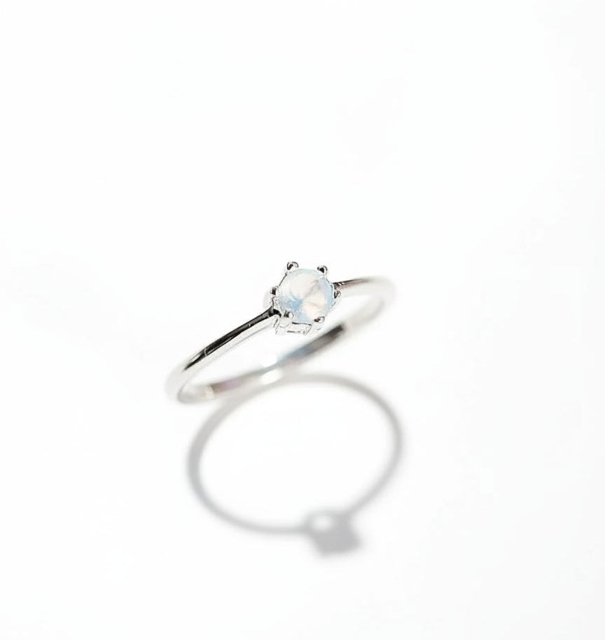Sterling Silver 925 Solitaire Mother of Pearl Ring