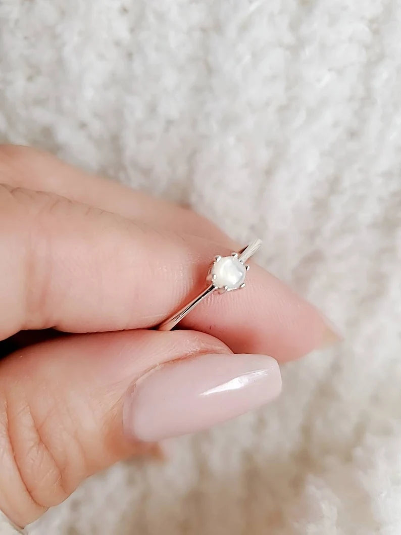 Sterling Silver 925 Solitaire Mother of Pearl Ring - view 3