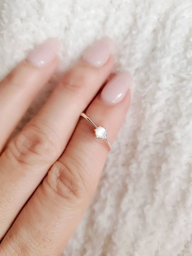 Sterling Silver 925 Solitaire Mother of Pearl Ring - view 6