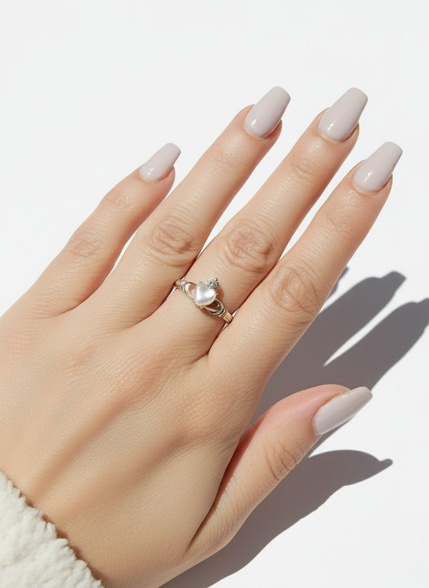 Sterling Silver Natural Mother of Pearl Claddagh Ring - view 6