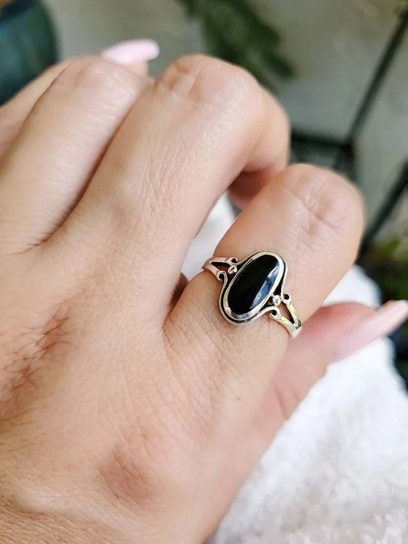 Sterling Silver Oval Onyx Ring - view 7