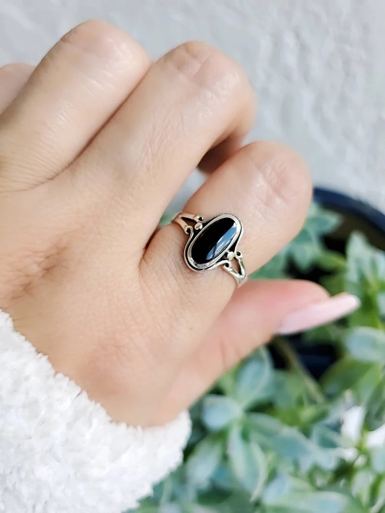 Sterling Silver Oval Onyx Ring - view 3