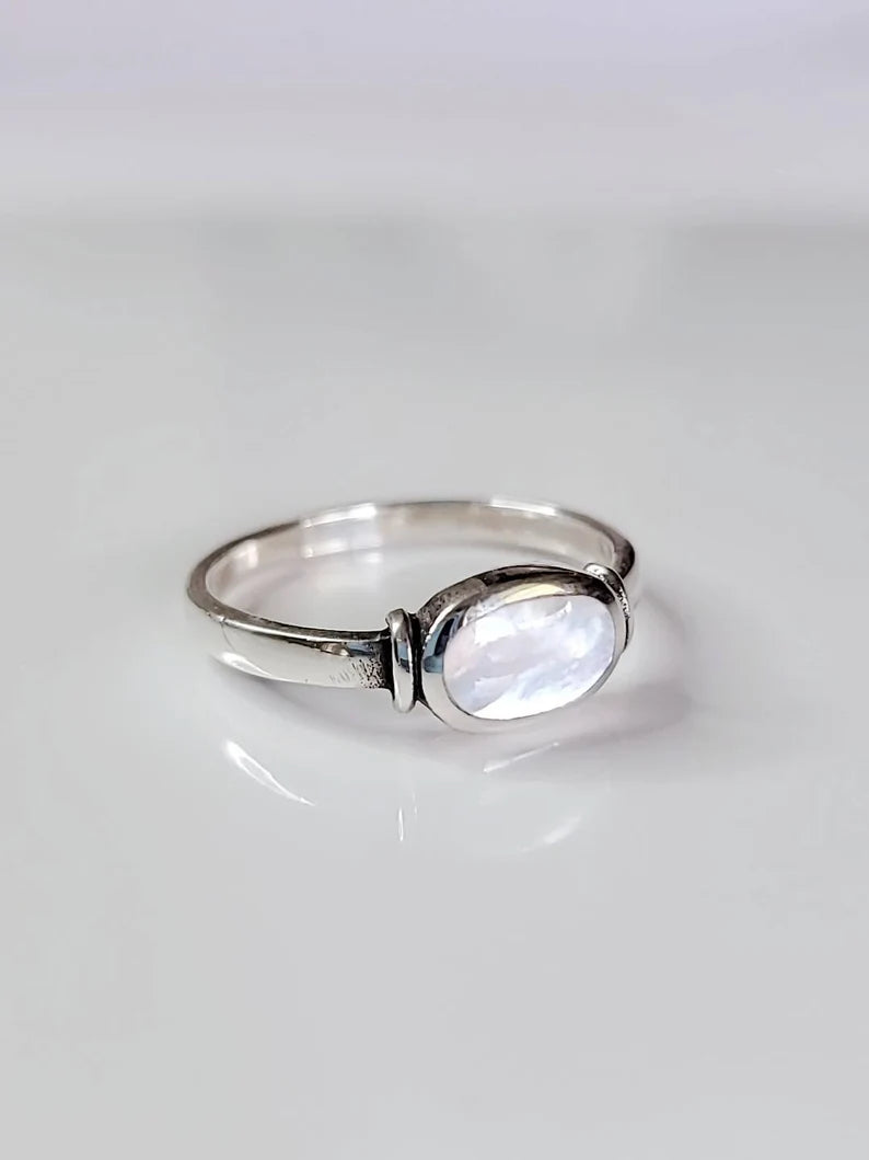 Sterling Silver Oval Mother of Pearl Ring - view 4