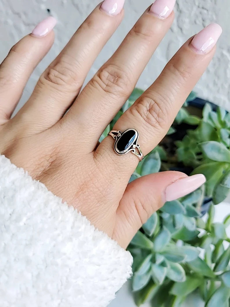 Sterling Silver Oval Onyx Ring - view 5