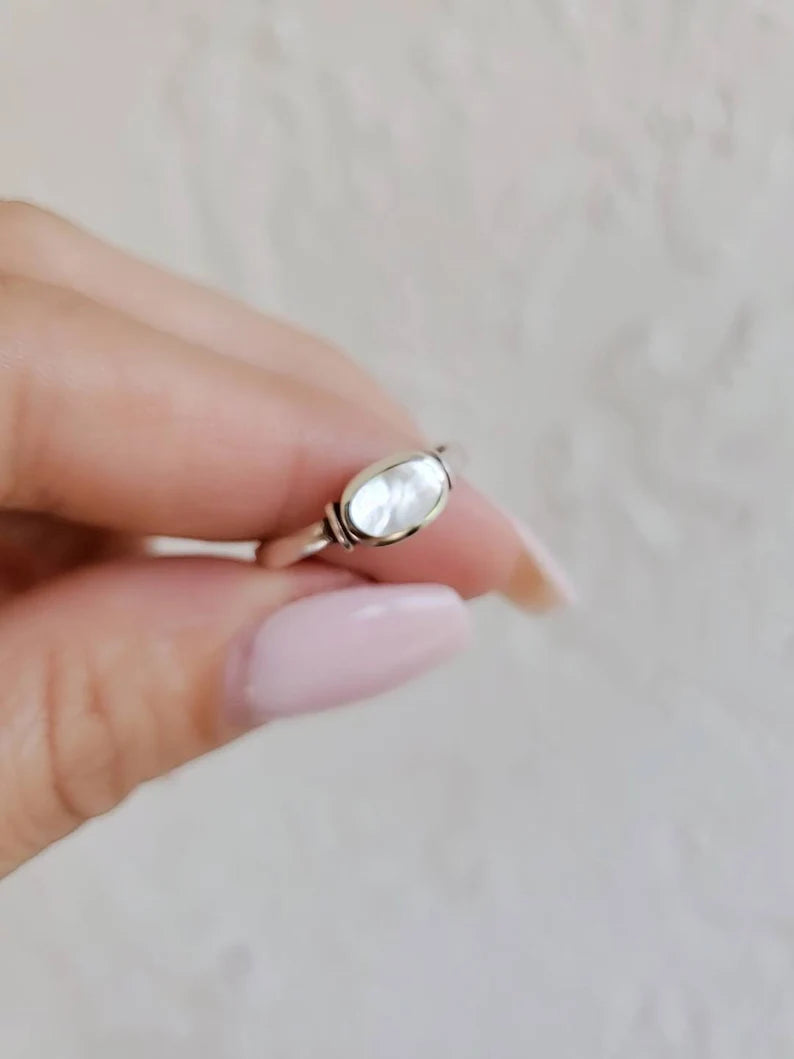 Sterling Silver Oval Mother of Pearl Ring - view 8