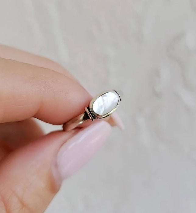 Sterling Silver Oval Mother of Pearl Ring - view 5