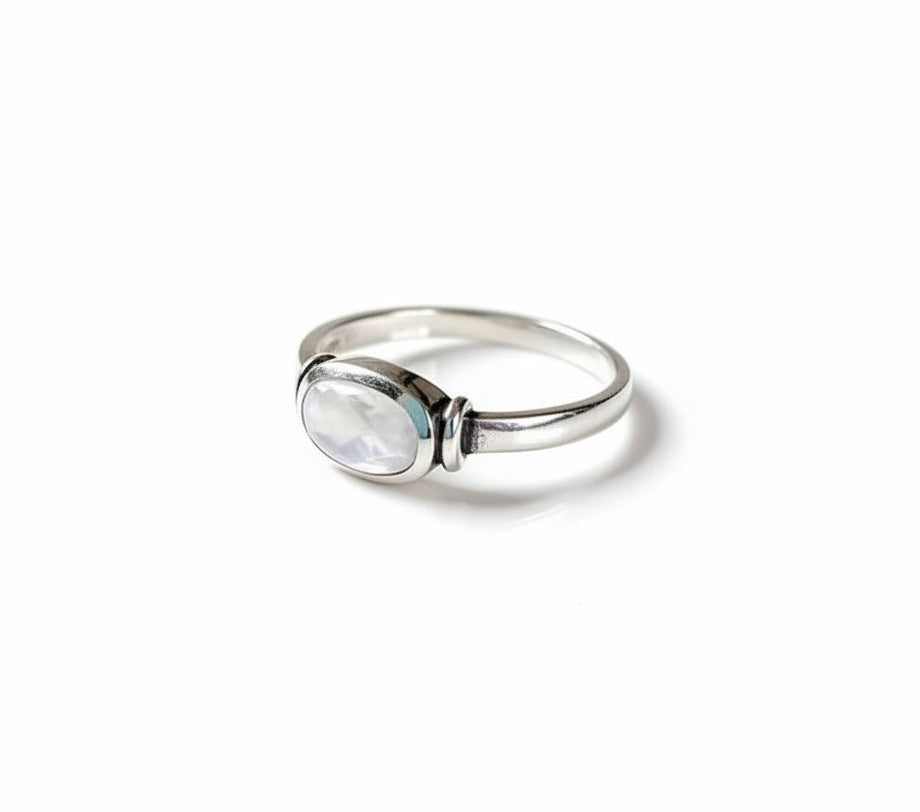 Sterling Silver Oval Mother of Pearl Ring