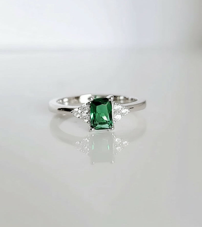 Sterling Silver 925 Princess Cut Emerald Ring - view 2