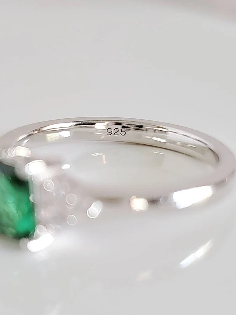 Sterling Silver 925 Princess Cut Emerald Ring - view 8
