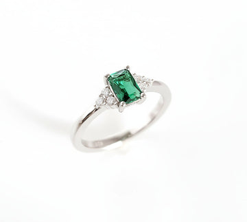 Sterling Silver 925 Princess Cut Emerald Ring
