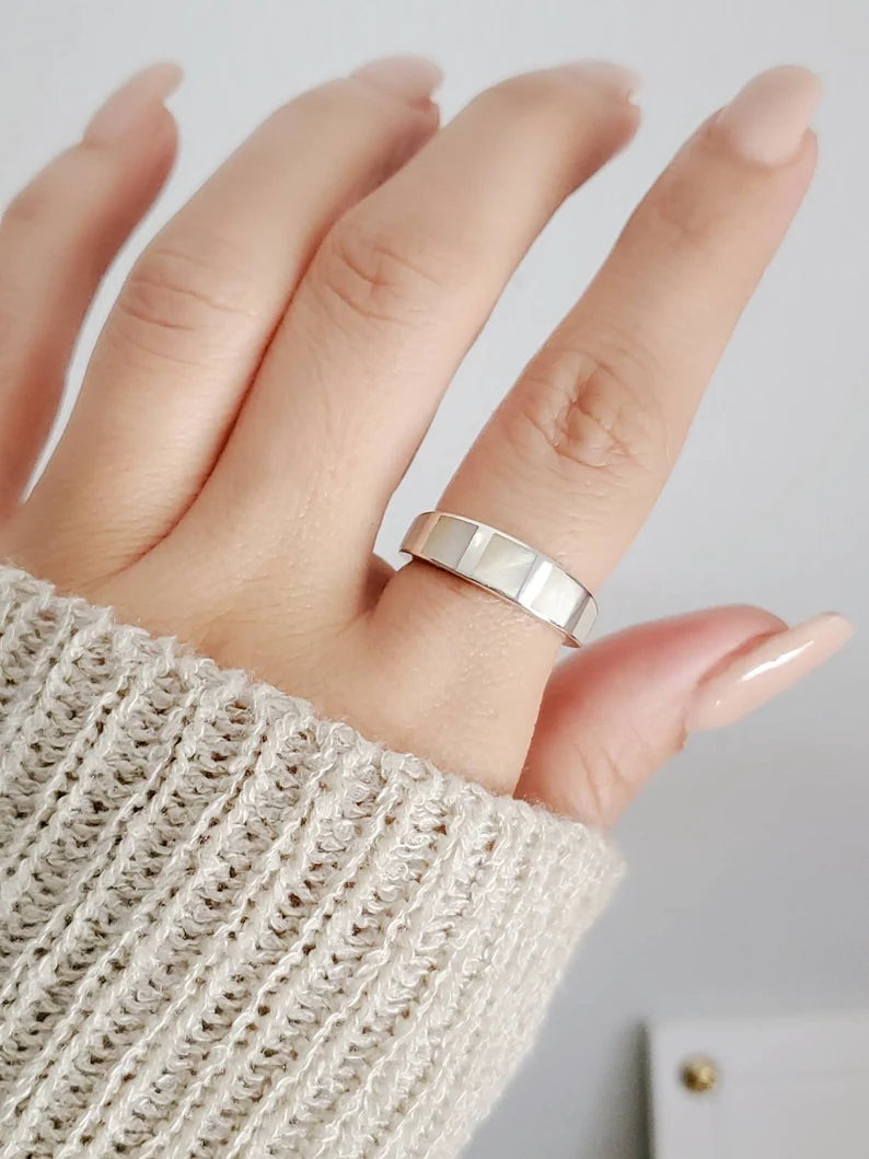 Sterling Silver 925 Mother of Pearl Band Ring - view 6