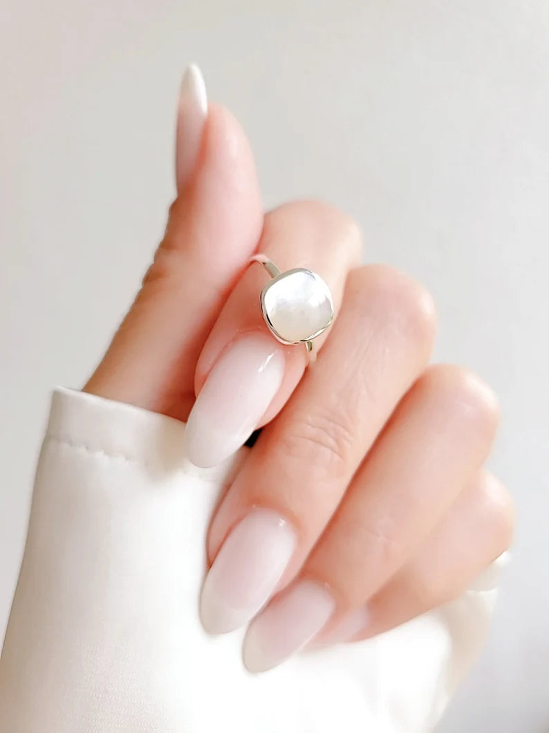 Sterling Silver Square Natural Mother of Pearl Ring - view 4
