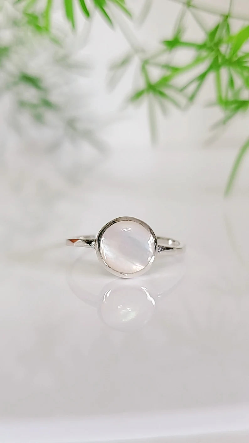 Sterling Silver Round Mother of Pearl Ring - view 5