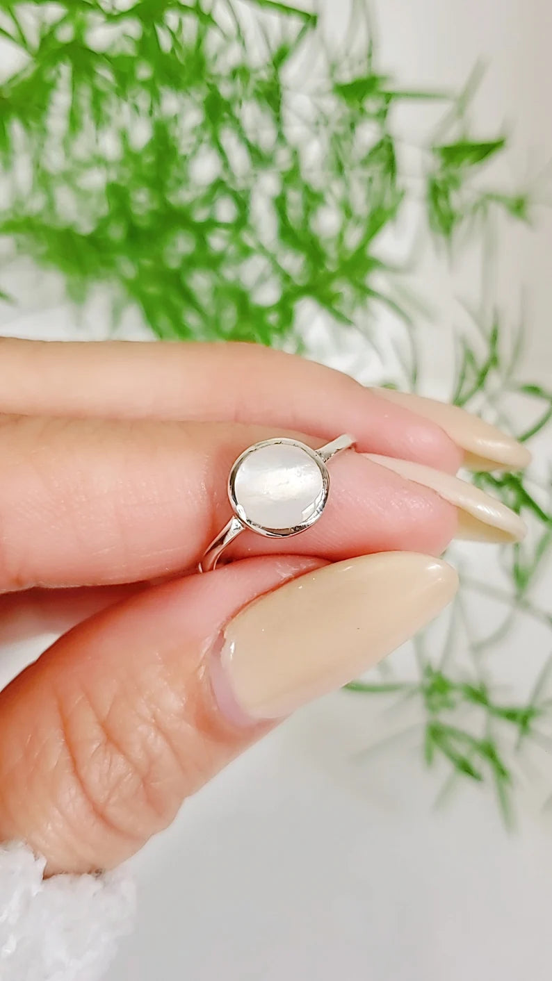 Sterling Silver Round Mother of Pearl Ring - view 2