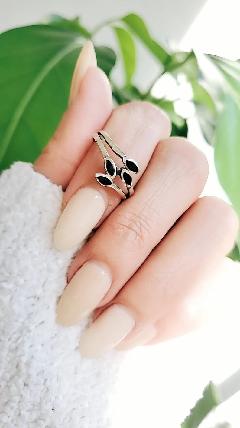 Sterling Silver Onyx Leaf Ring - view 4