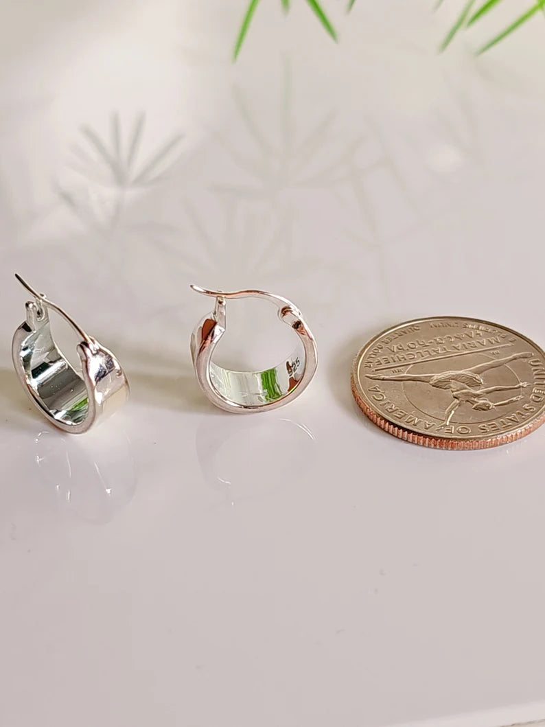 Sterling Silver 925 Natural Mother of Pearl Hoop Earrings - view 4