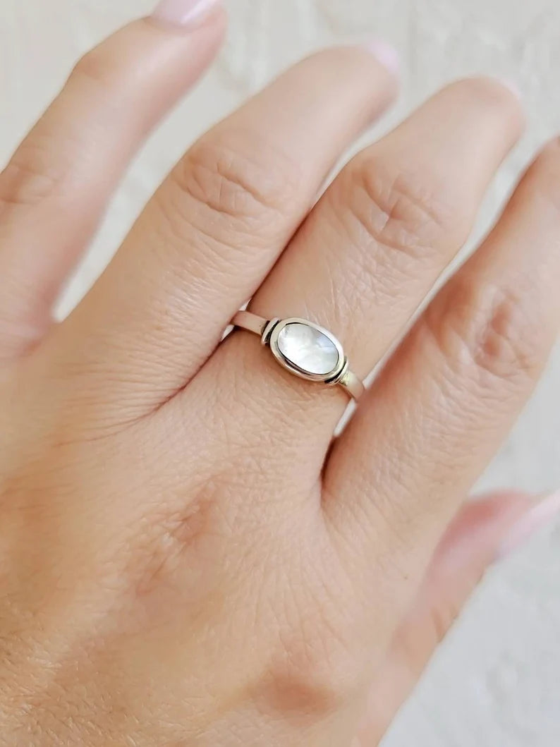 Sterling Silver Oval Mother of Pearl Ring - view 3