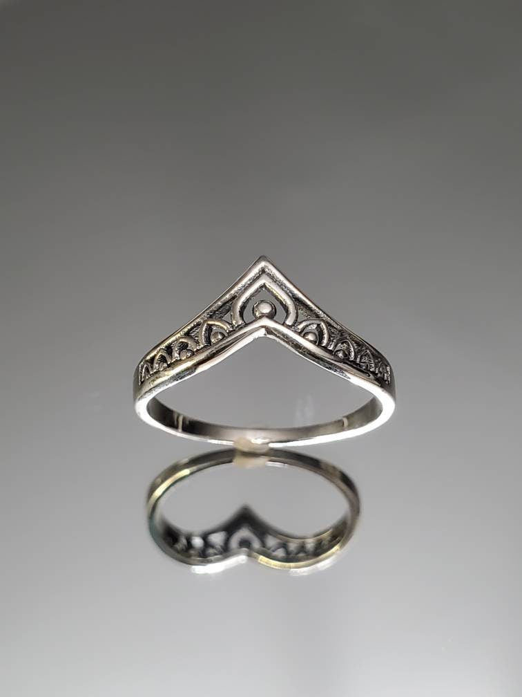 Sterling Silver Chevron V Ring - view 5