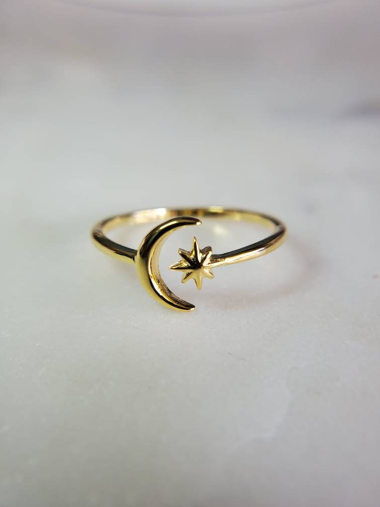Thin Gold Moon Star Ring - view 6