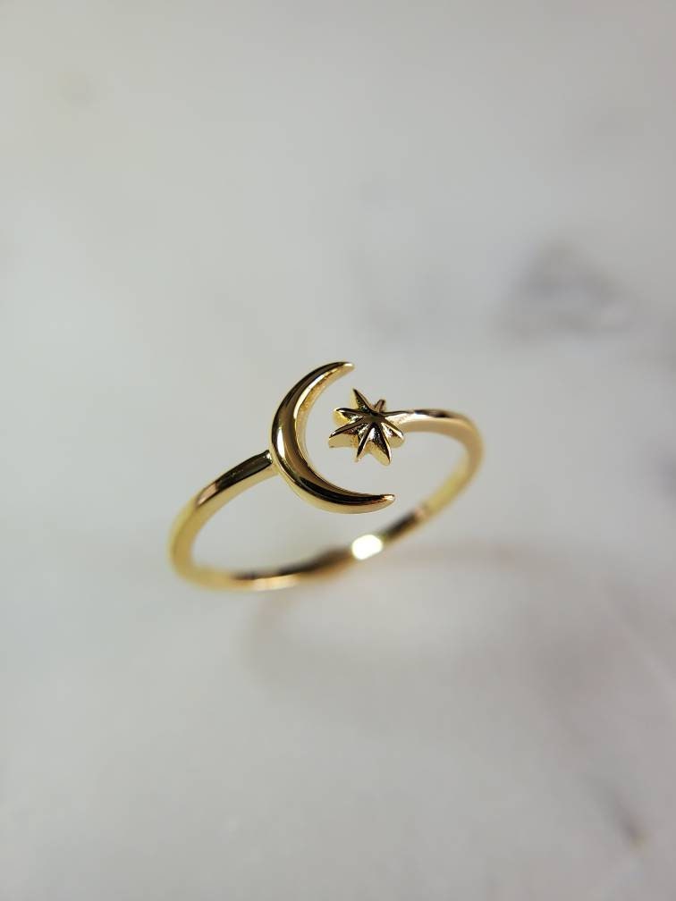 Thin Gold Moon Star Ring - view 4