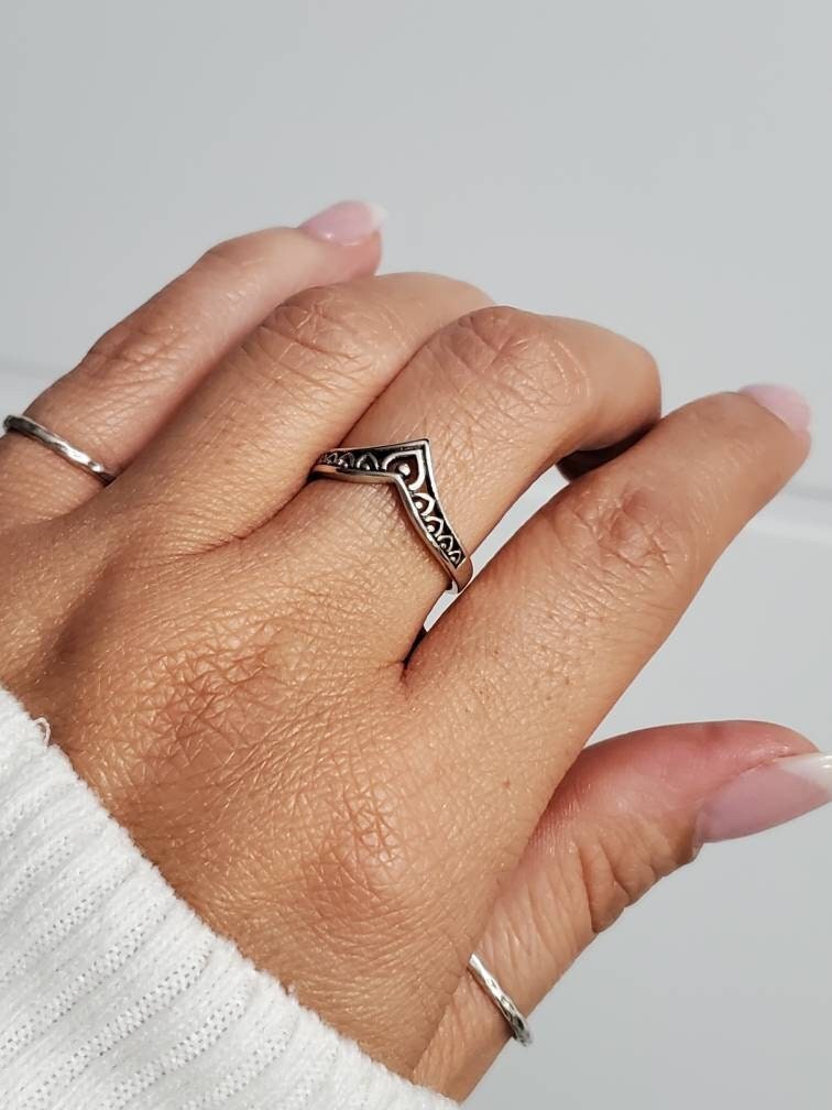 Sterling Silver Chevron V Ring - view 4
