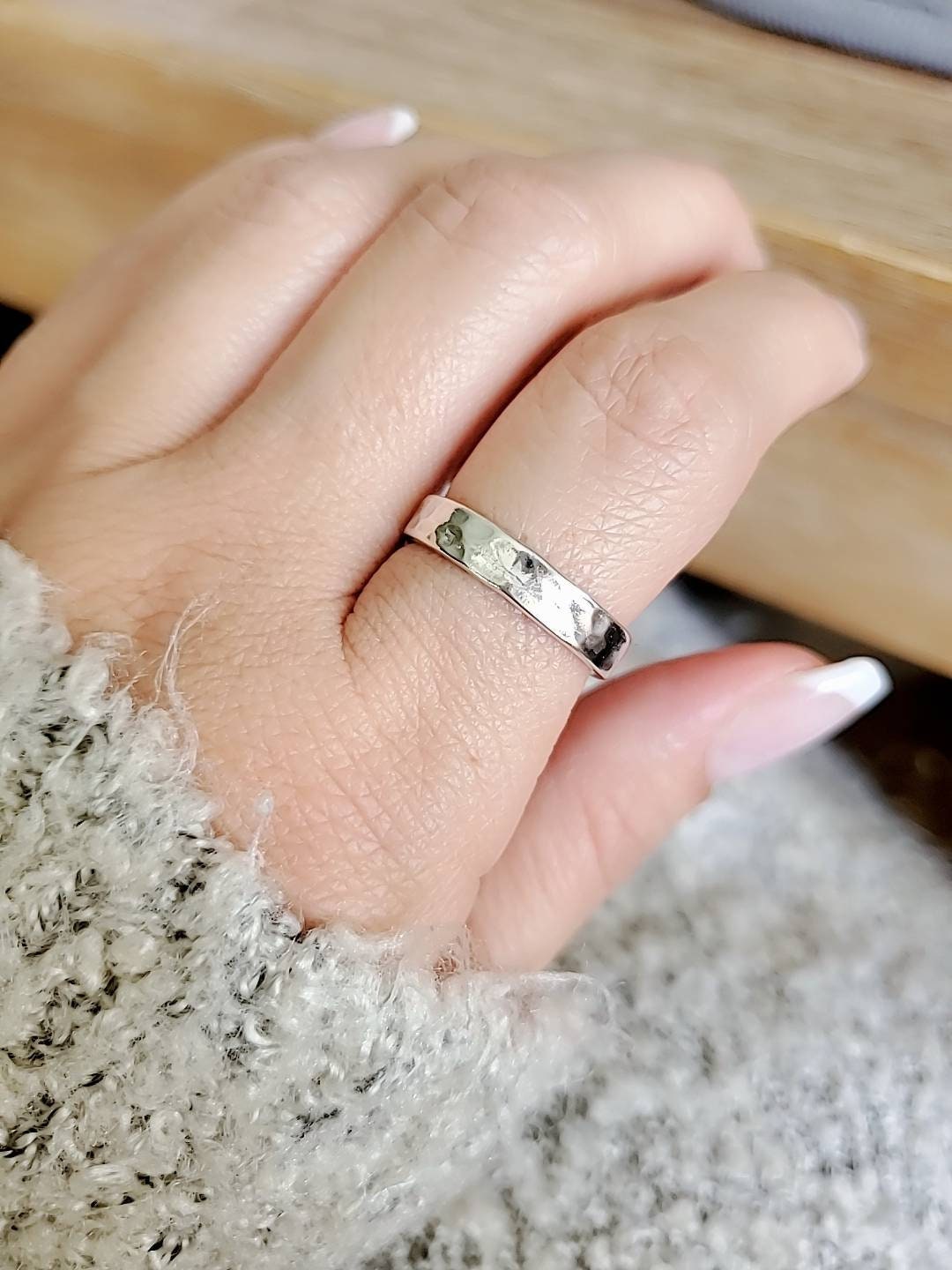 Sterling Silver Soli ld Hammered Band Ring - view 6