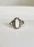 Sterling Silver Vintage Mother of Pearl Ring - view 5