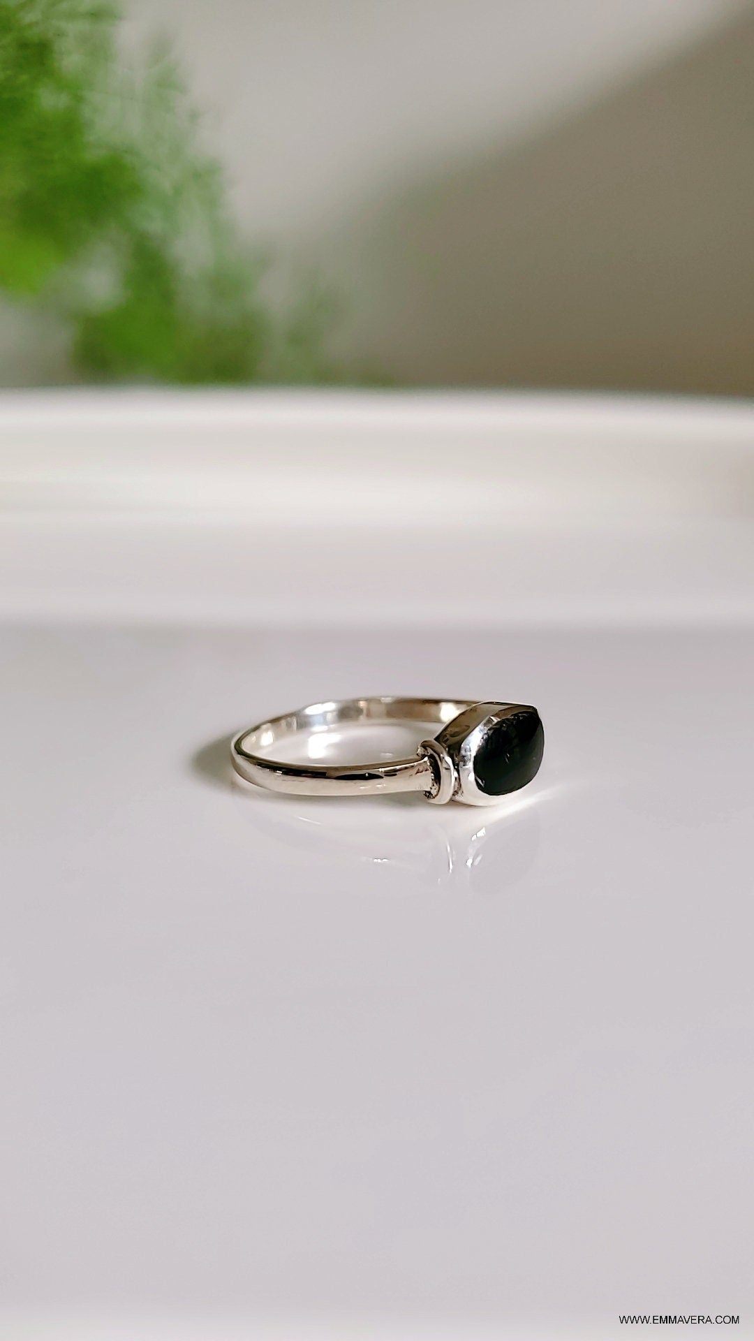 Sterling Silver 925 Oval Onyx Ring - view 7