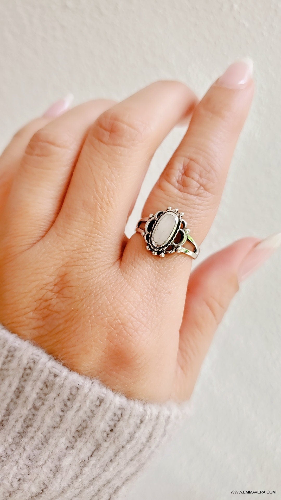 Sterling Silver Vintage Mother of Pearl Ring - view 2