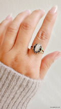 Sterling Silver Vintage Mother of Pearl Ring - view 6