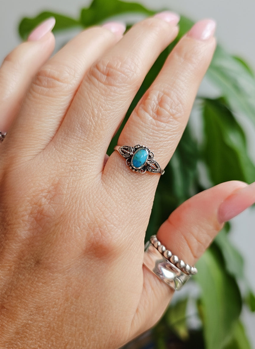 Sterling Silver Genuine Turquoise Vintage Ring - view 4