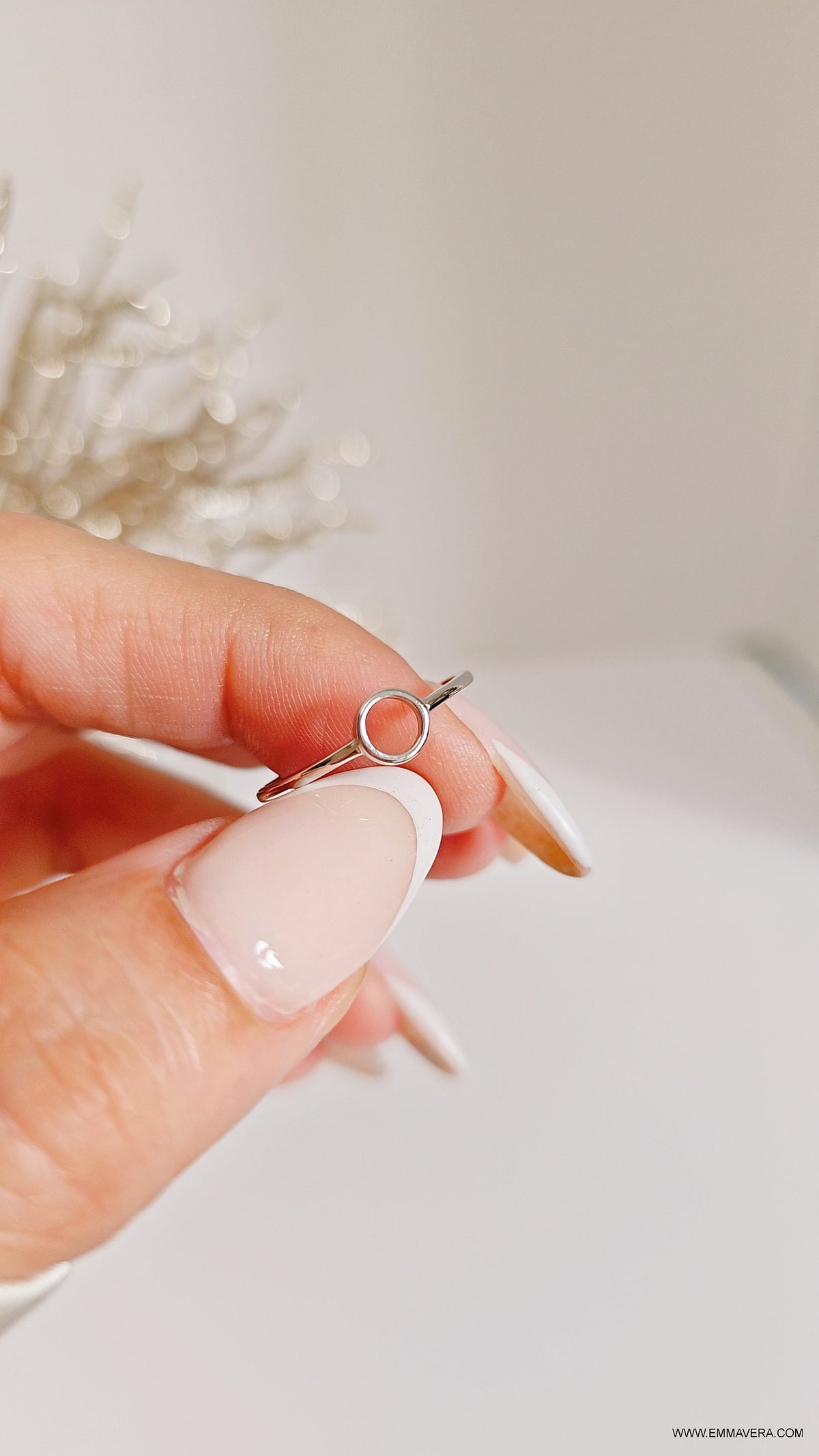 Sterling Silver Dainty Open Circle Ring - view 4