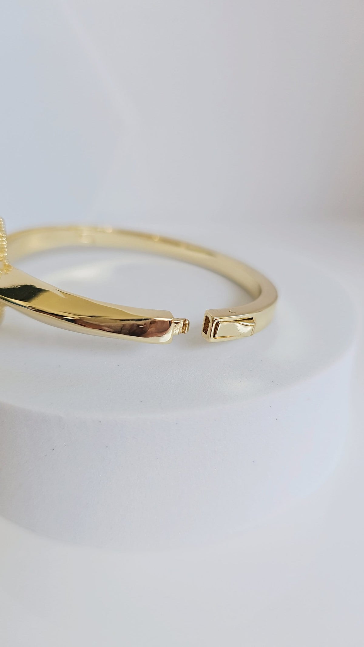 Gold Mother of Pearl Flower Clover Bangle - view 8