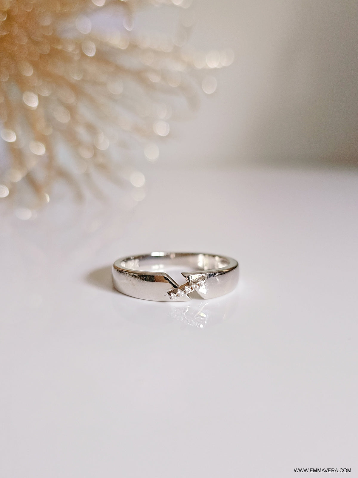 Sterling Silver Elegant Bar Geometric Ring - view 3