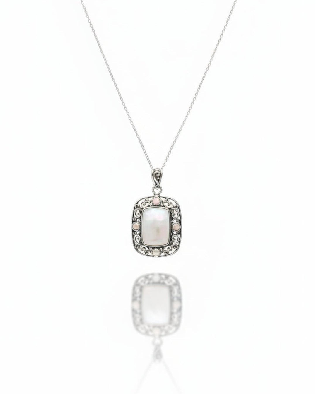 Sterling Silver 925 Mother of Pearl Pendant Necklace