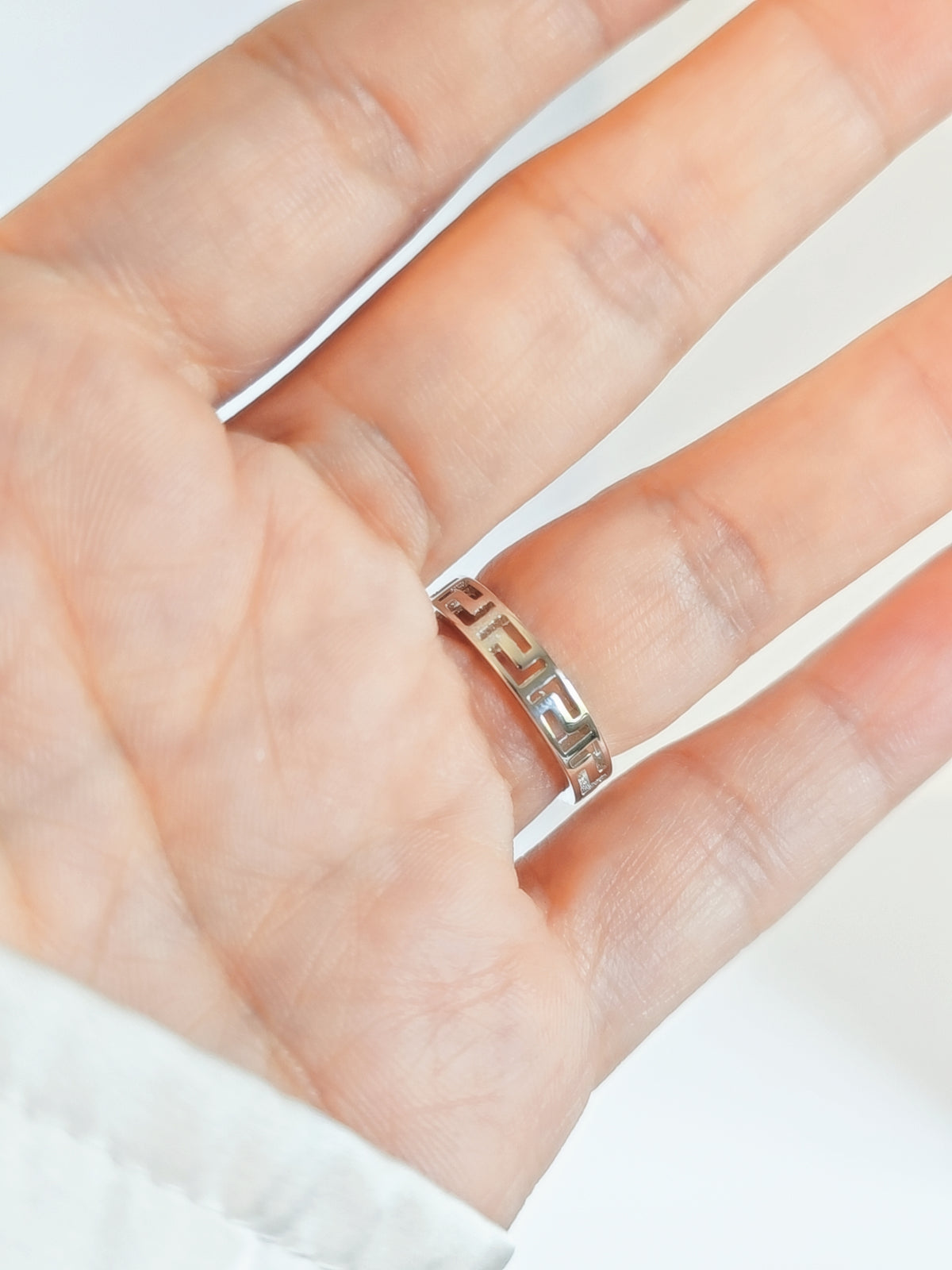 Sterling Silver Mother of Pearl Ring - view 8