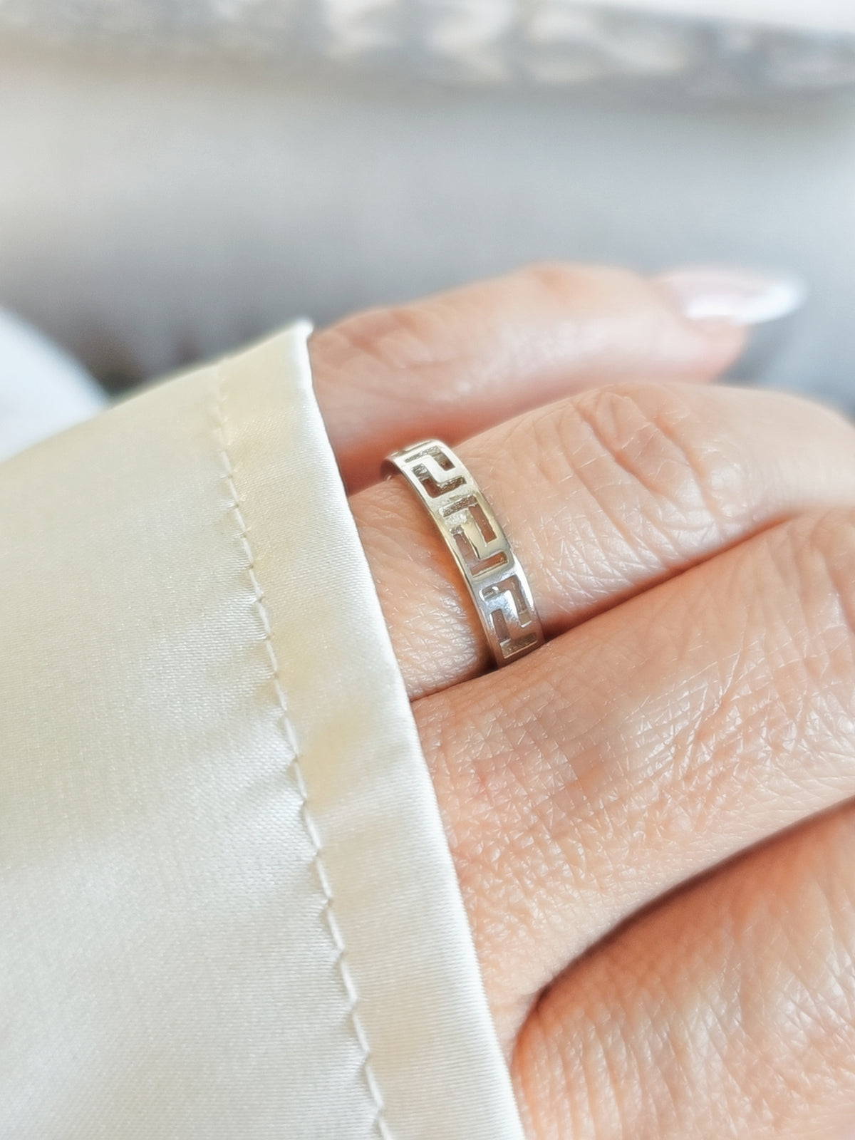 Sterling Silver Mother of Pearl Ring - view 7