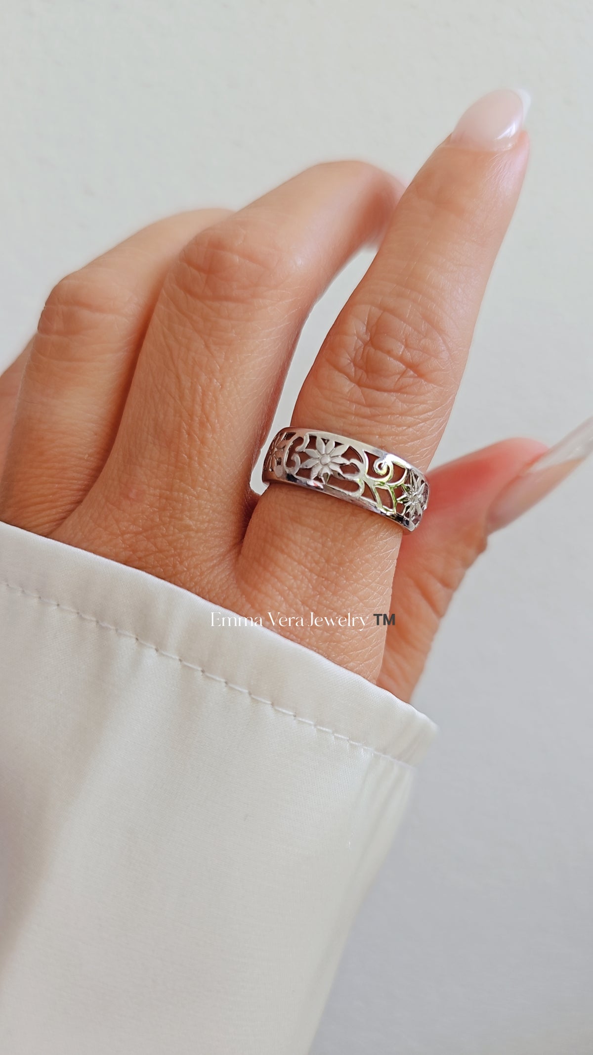 Sterling Silver Flowers Band Ring - view 2