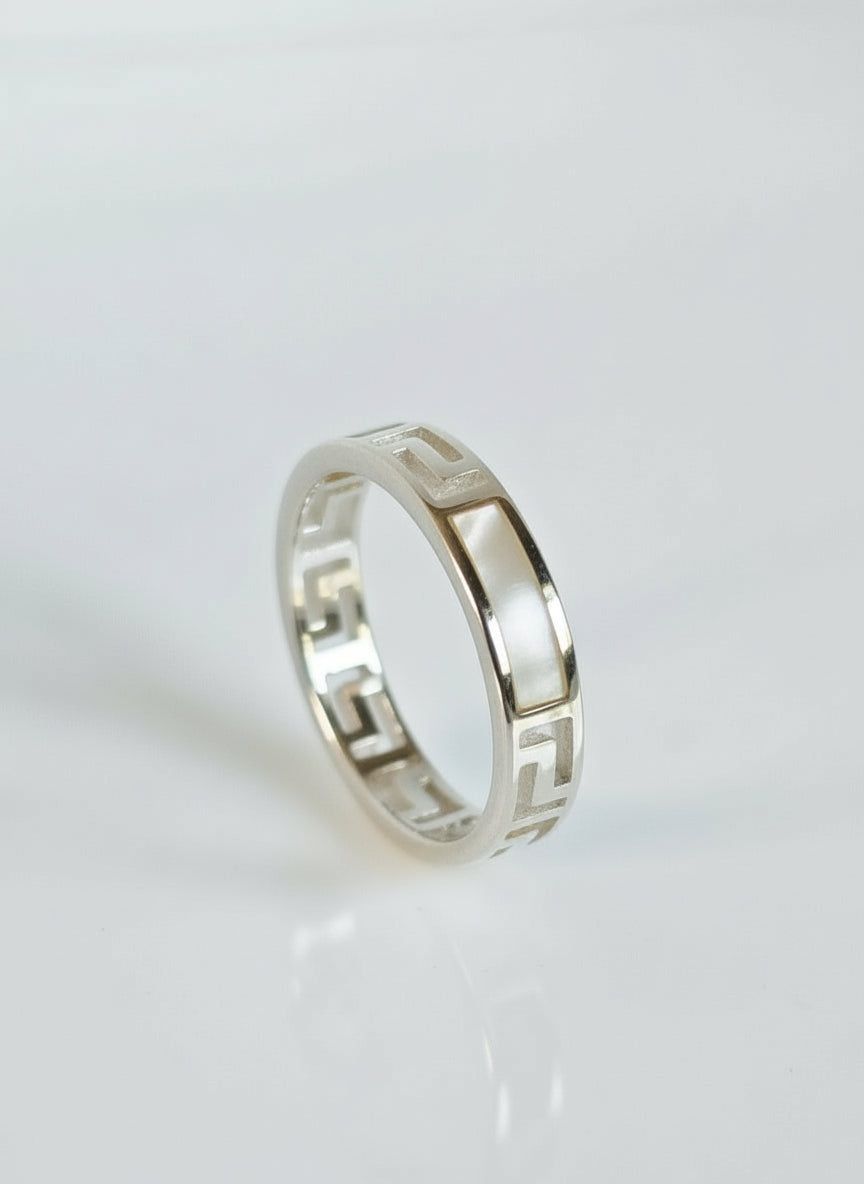 Sterling Silver Mother of Pearl Ring - view 4