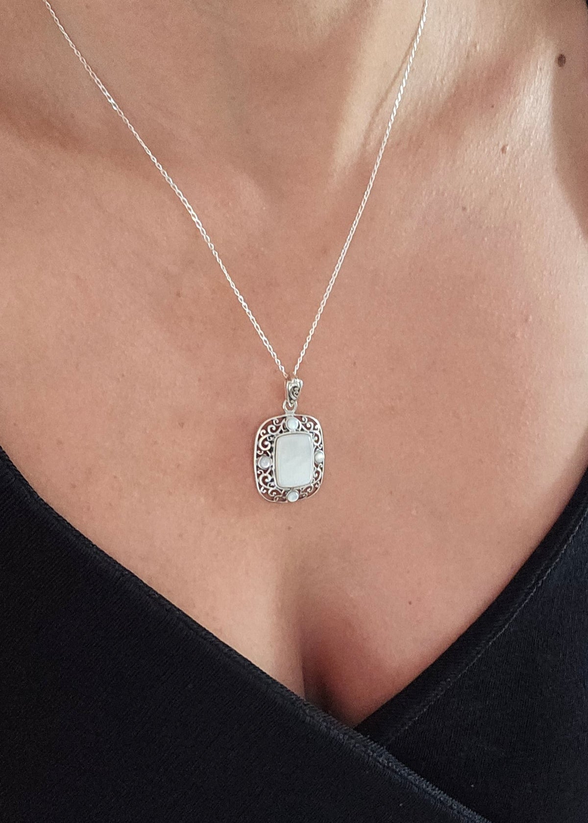 Sterling Silver 925 Mother of Pearl Pendant Necklace - view 6
