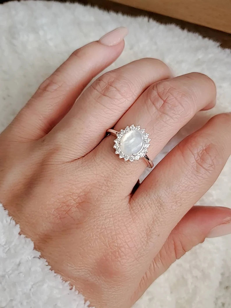 Mother of Pearl Sterling Silver Elegant Ring - view 2