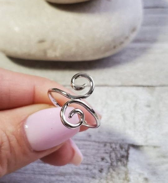 Minimalist Bohemian Style Swirl Ring - view 5