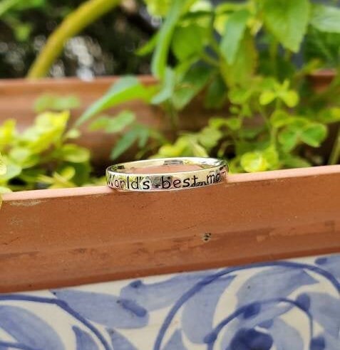 Engraved "World's Best Mom"
