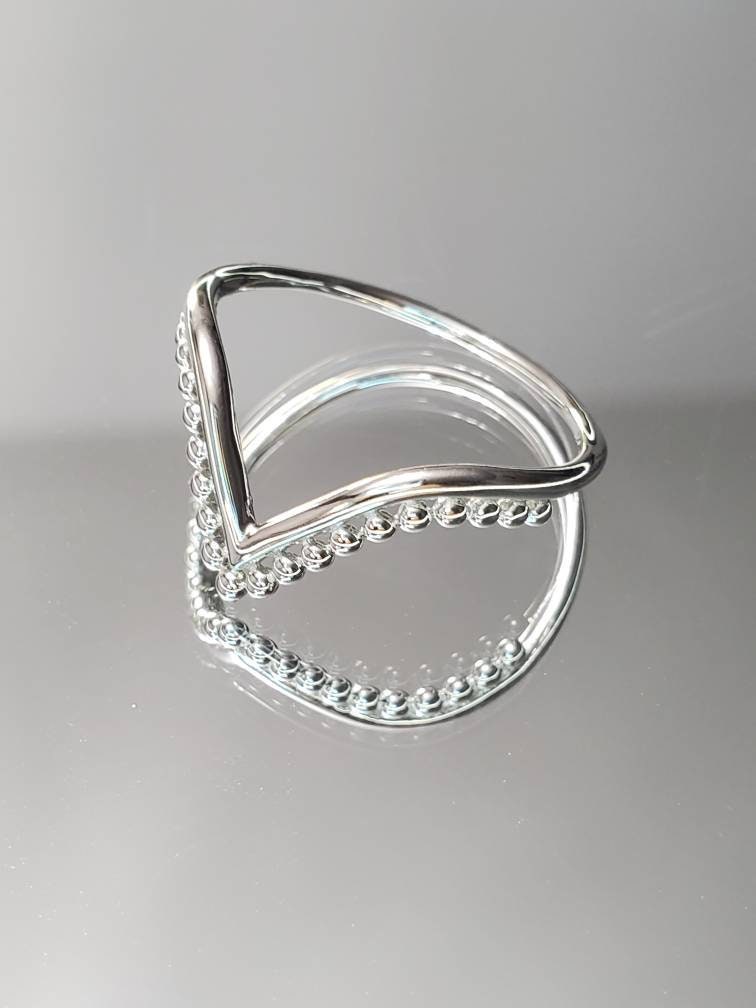 High Polished Beaded Chevron V Ring - view 6