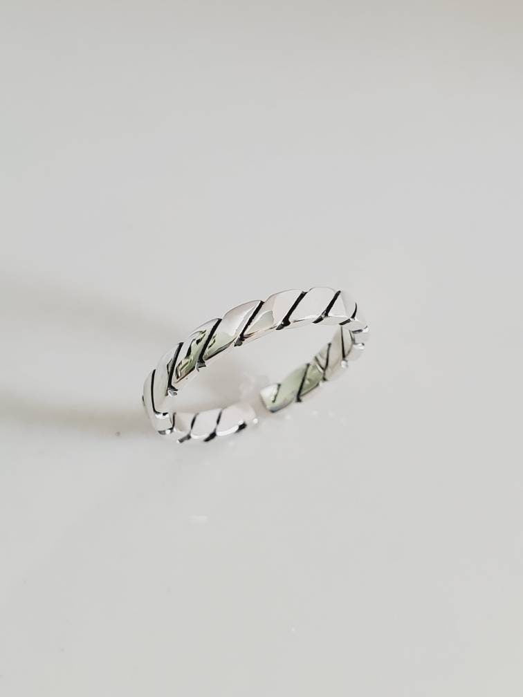 Dainty Midi Toe Sterling Silver Ring