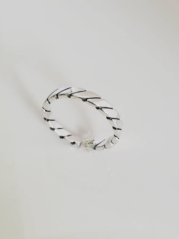 Dainty Midi Toe Sterling Silver Ring - view 5